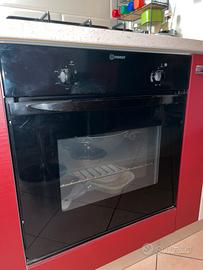 Forno Indesit a incasso