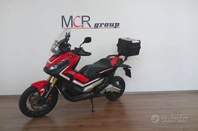 HONDA X-ADV 750 .