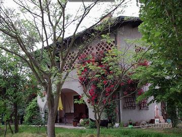 Casa bifamigliare a 5 minuti da gropello cairoli