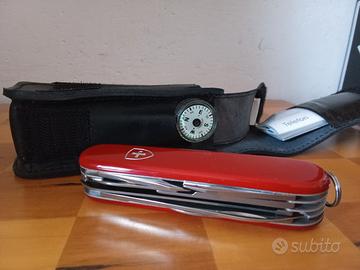 VICTORINOX SWISS ARMY KNIFE