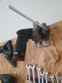 Supporto a parete per sega circolare portatile 12v