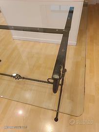 vetro e ferro battuto nero 