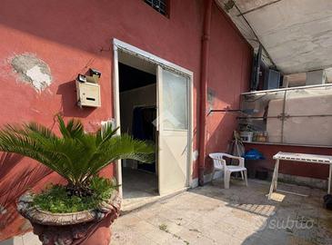 MONOLOCALE A AFRAGOLA