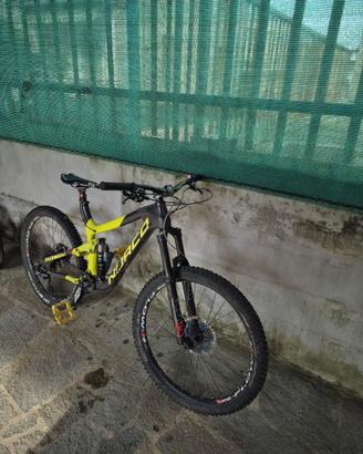 MTB Norco Range 27.5" full carbon, biammortizzata