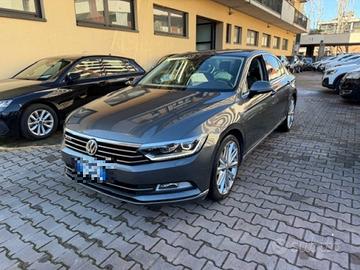 VOLKSWAGEN Passat 2.0 BiTDI 4MOTION DSG Highline