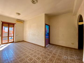 Colonna: appartamento ampia metratura con balcone