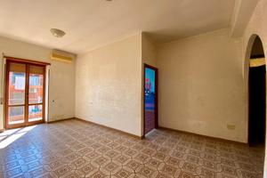 Colonna: appartamento ampia metratura con balcone