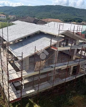 PORZIONE DI BIFAMILIARE A BROCCOSTELLA