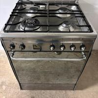 Cucina SMEG 4 fuochi forno ventilato