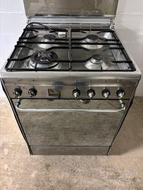Cucina SMEG 4 fuochi forno ventilato