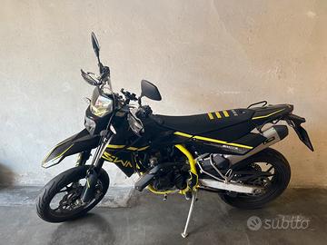 Moto SWM SM125 R