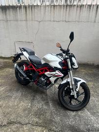 Moto Benelli BN125