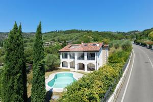 VILLA SINGOLA A GARDA