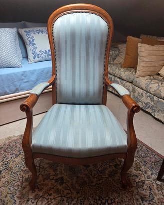 Poltrona classica in legno