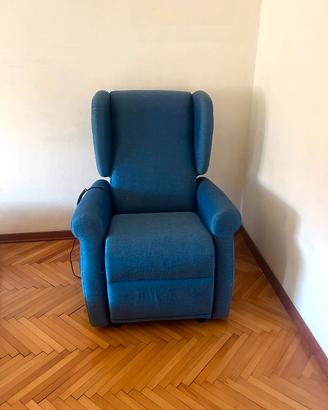 Poltrona Relax Elettrica, come nuova, alzapersona,