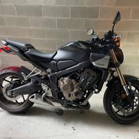 Honda CB 650 - 2024 Full optional