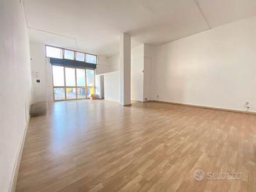 Rif.62 Attività Commerciale Via Salina Piccola