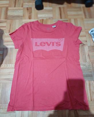 maglietta levis