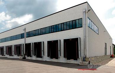 Capannone industriale indipendente con banchine