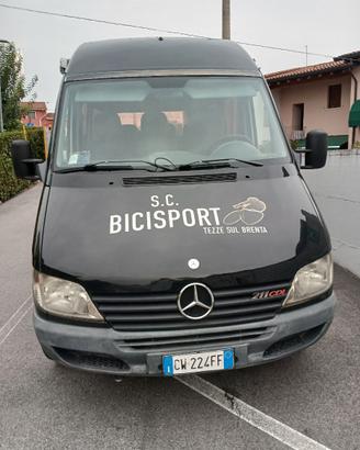 Furgone perfetto per gruppi ciclistici