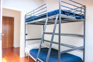 Posto letto con ragazzo in centro [TN_LCD21-A_D2]