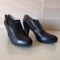 Stivali neri con tacco - eleganti