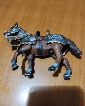 Schleich raffigurante un cavallo da guerra