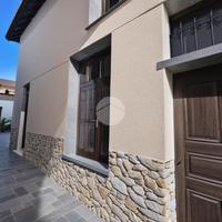 3 LOCALI A VILLENEUVE