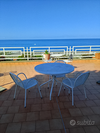 Appartamento fronte mare con vista su isola