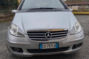 PRIVATO VENDE AUTO