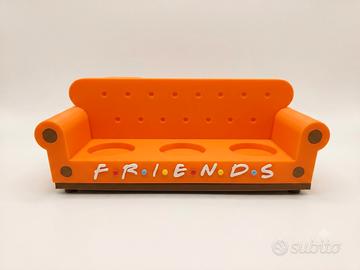 divano espositore per personaggi Friends McDonald