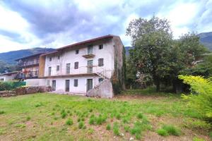 Affascinante rustico circondato dal verde