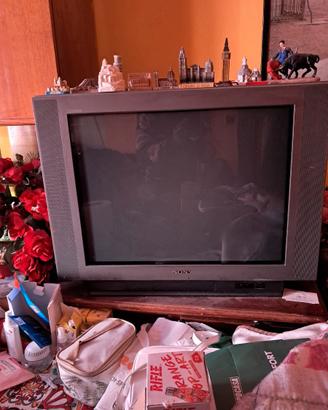 Tv e decodor funzionanti