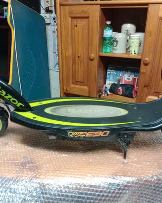 monopattino ELETTRICO RAZOR E90