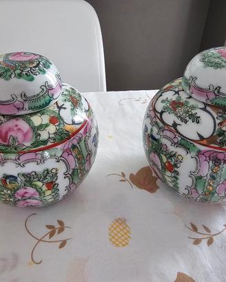 Coppia vasi potiche vintage in porcellana Macau