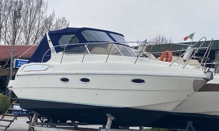 Barca a motore natante mira 26