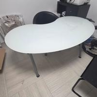 Scrivania in vetro ikea con sedie