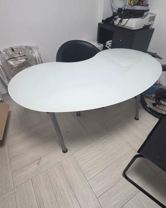 Scrivania in vetro ikea con sedie