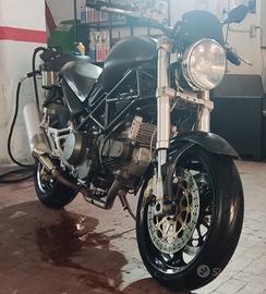 Ducati Monster 750 Dark Carb MY00