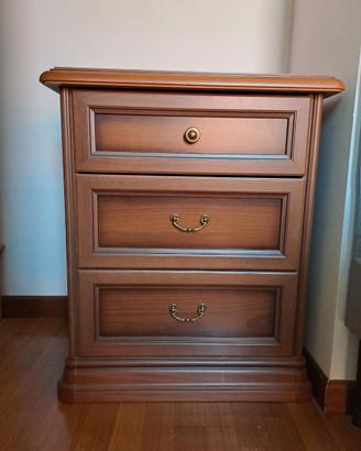 Comodino in legno