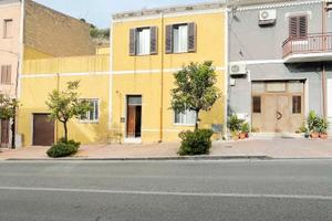 Casa indipendente con cortile e ampia terrazza