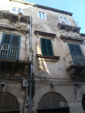 Ortigia immobile con terrazzo