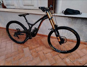 bici commercial supreme DH v4.2
