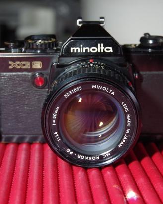 fotocamera Minolta XG9 con obbiettivo 50 mm  f/1,4