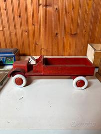 macchina giocattolo vintage