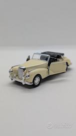 Welly Mercedes-Benz 300S del 1955 42341 1/34 panna