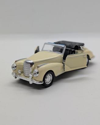 Welly Mercedes-Benz 300S del 1955 42341 1/34 panna