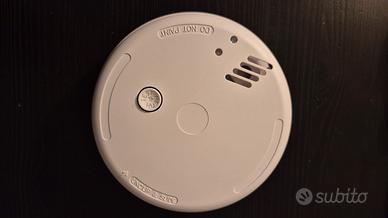 Smoke alarm wireless smoke detector