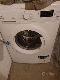 Lavatrice Electrolux RWF1275EOW