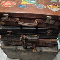 Set di valigie vintage e due bauli da viaggio 